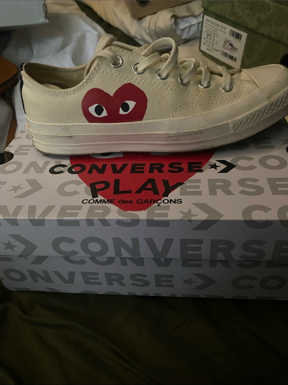 Converse PLAY Low-Top Sneaker in Cream with Red Heart